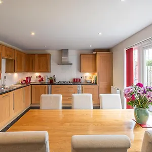 Holiday home 4 Bedroom House In Ilkley, Addingham